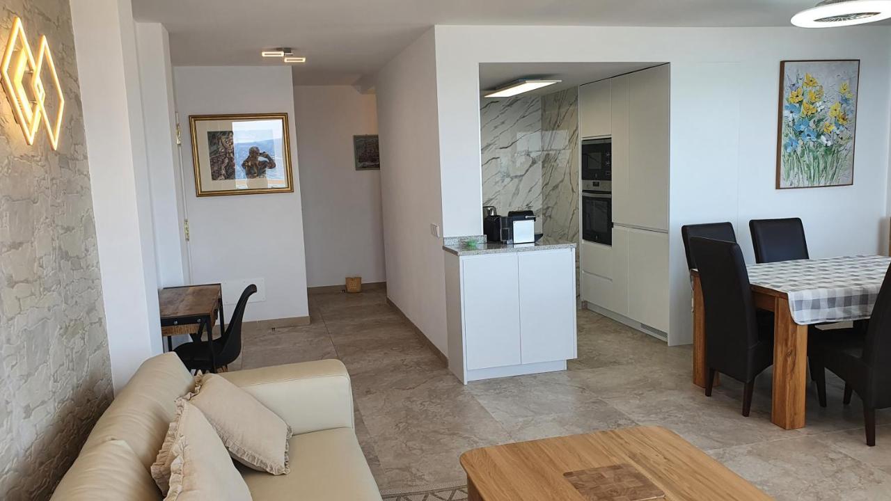Torre Bona - Seafront, 10 Meters From The Beach! *