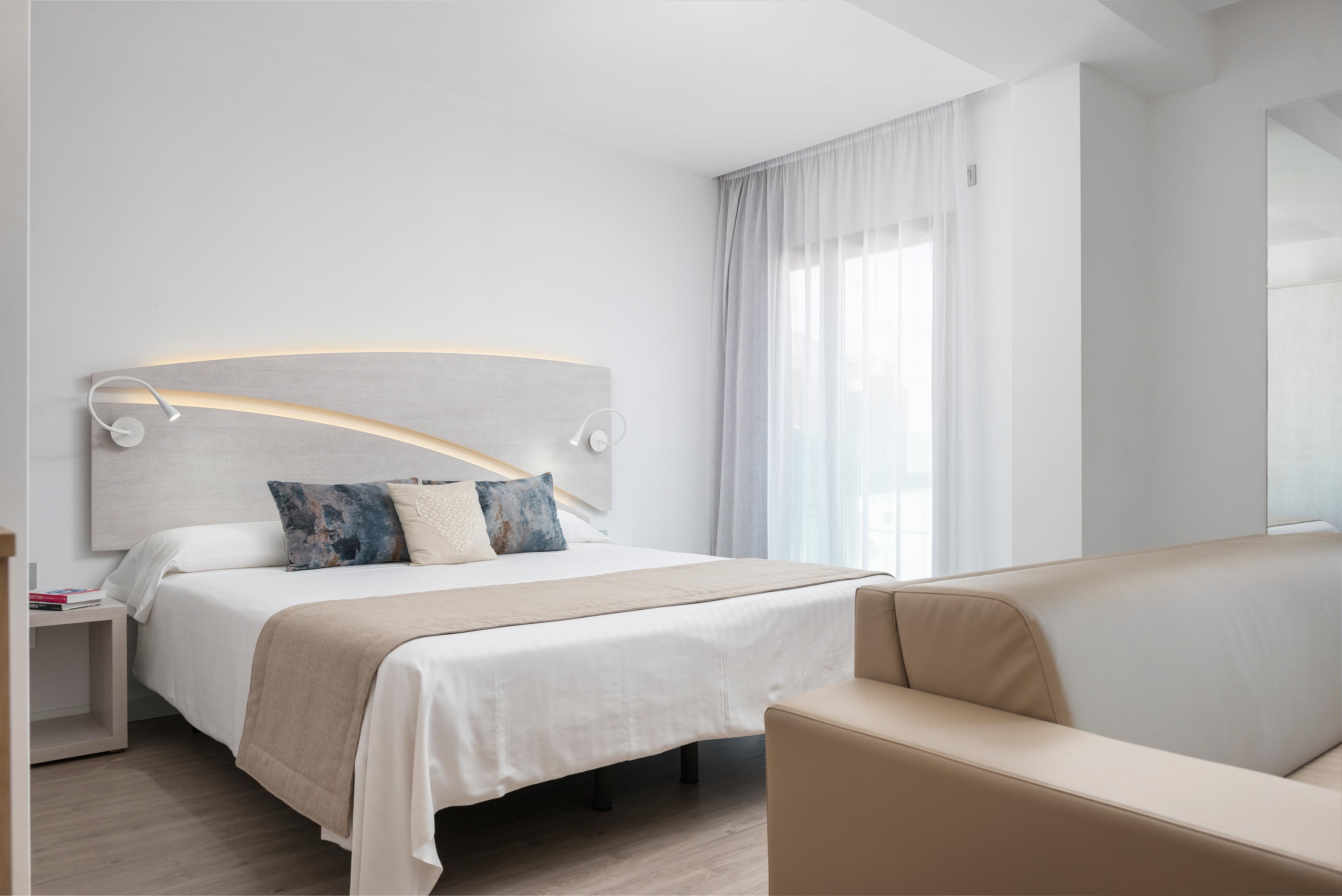 Llaut Boutique (adults Only)