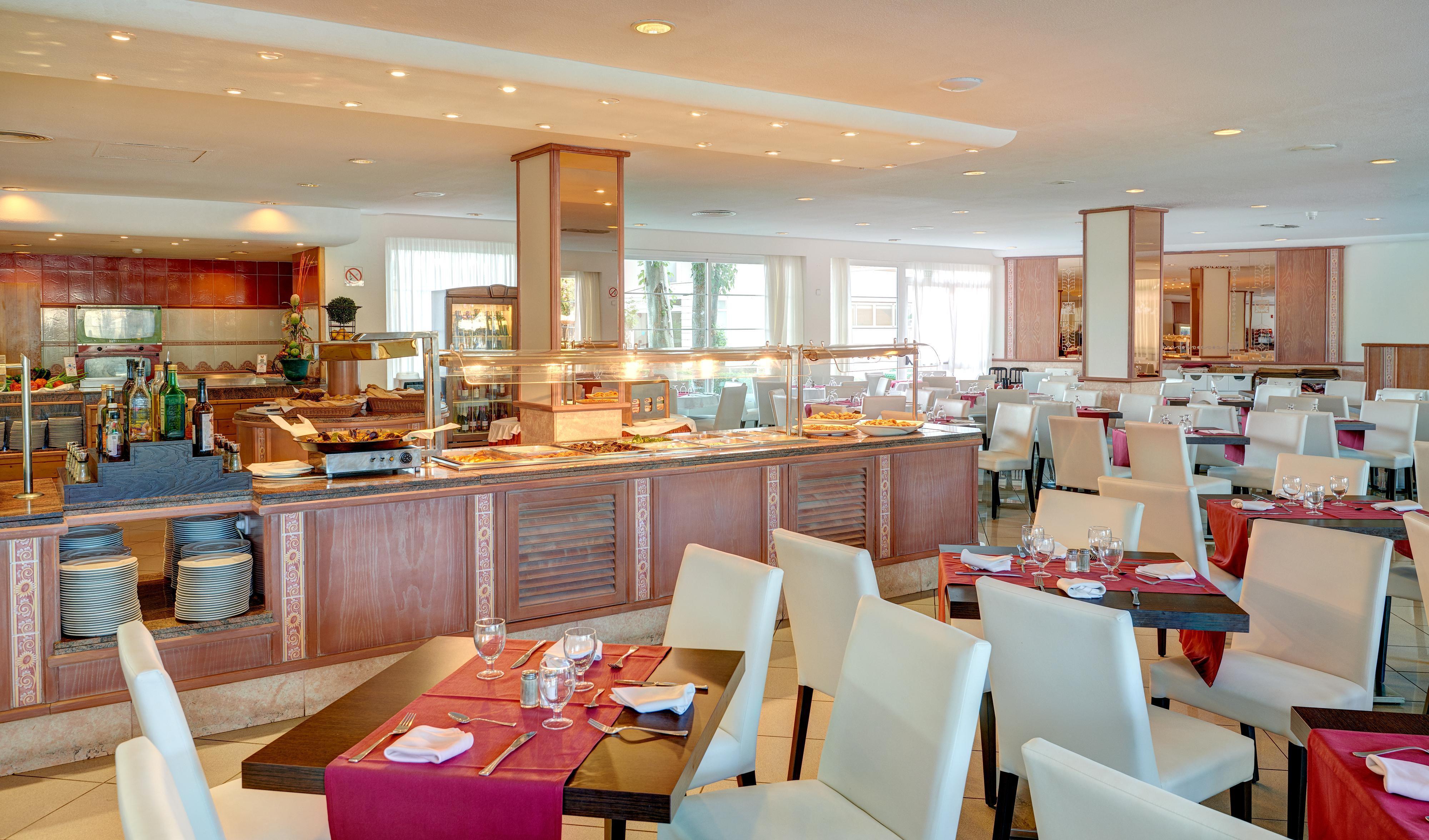 Grupotel Alcudia Apartahotel 4*