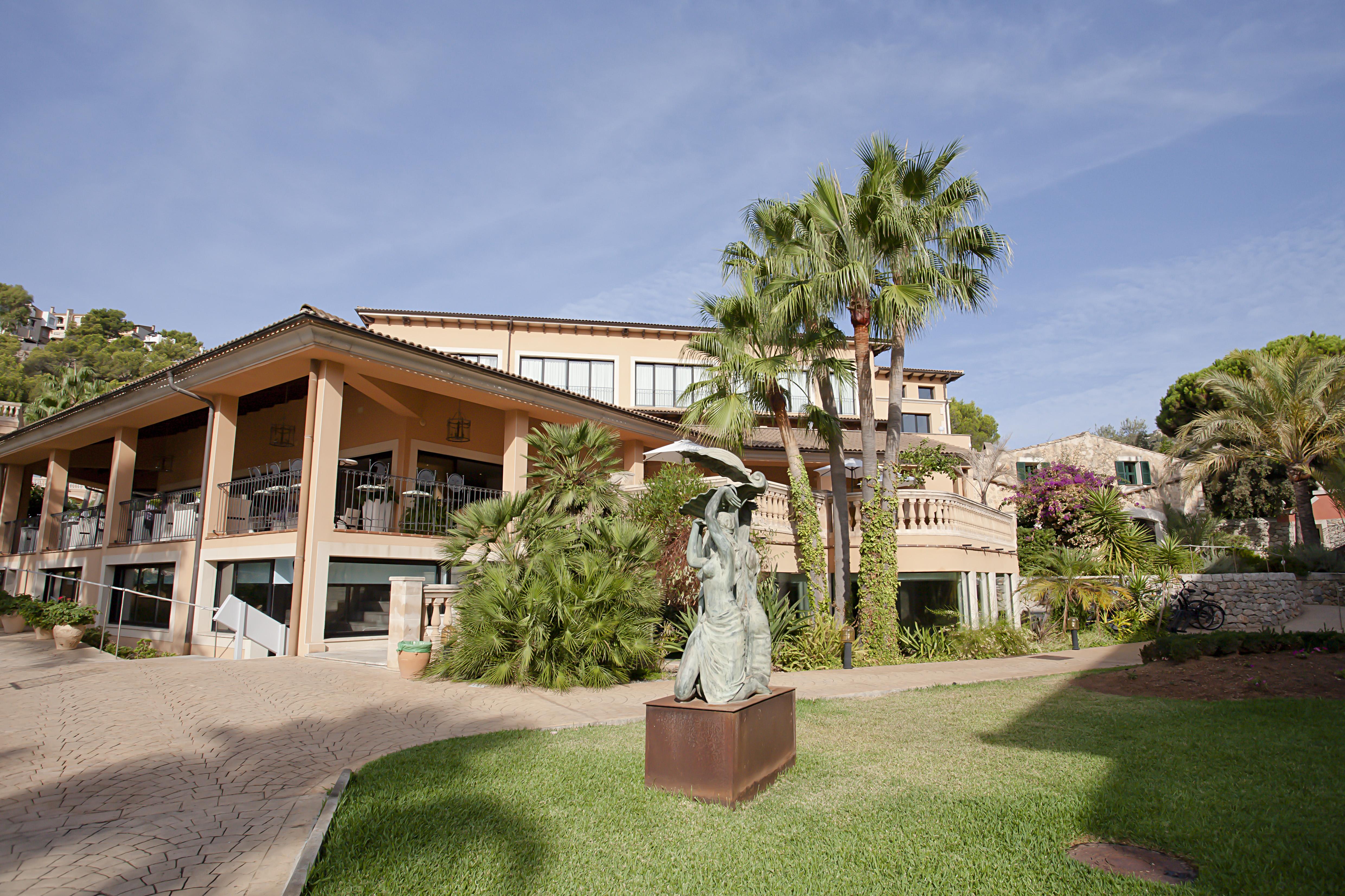 Mon Port & Hotel 4*