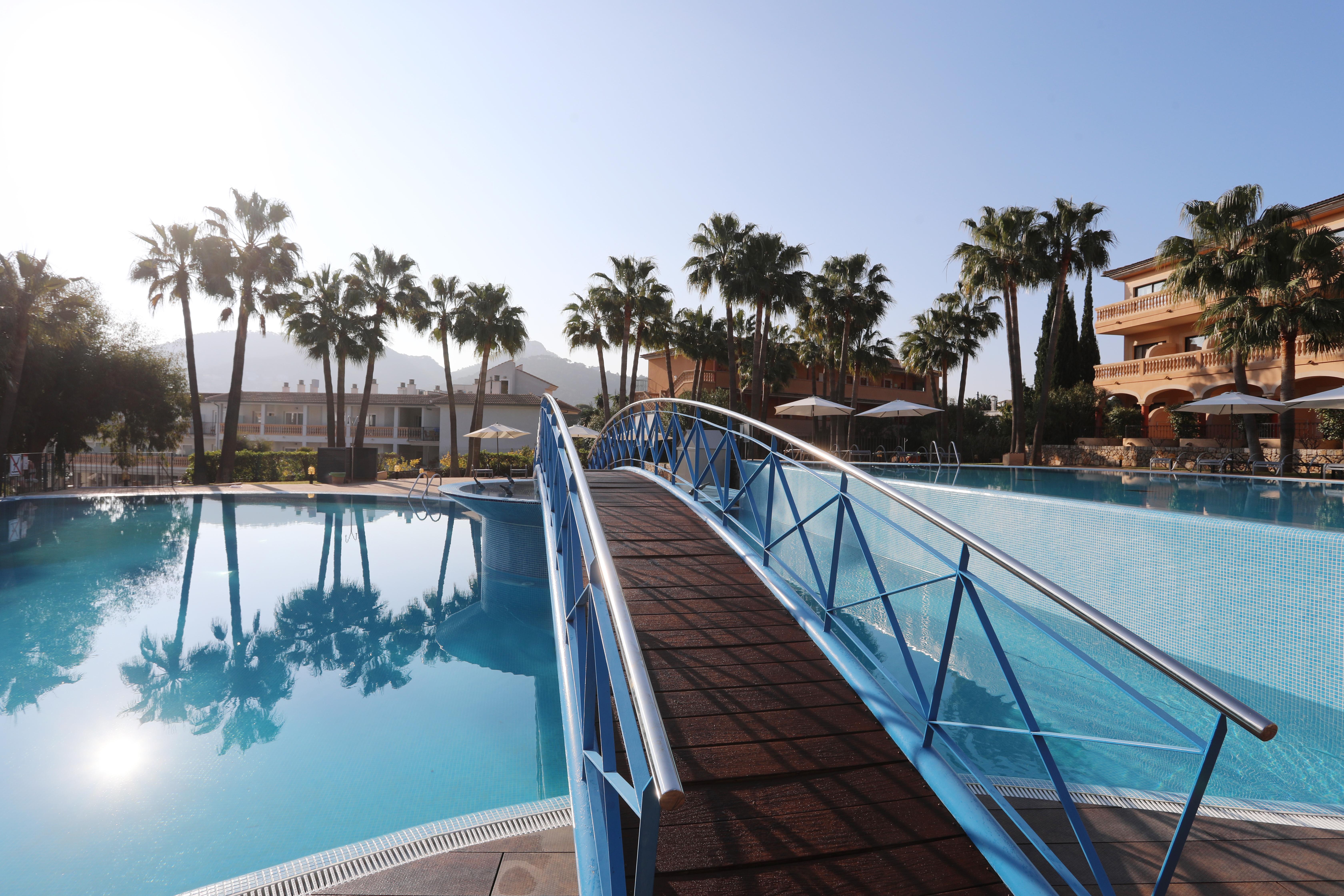 Mon Port & Hotel