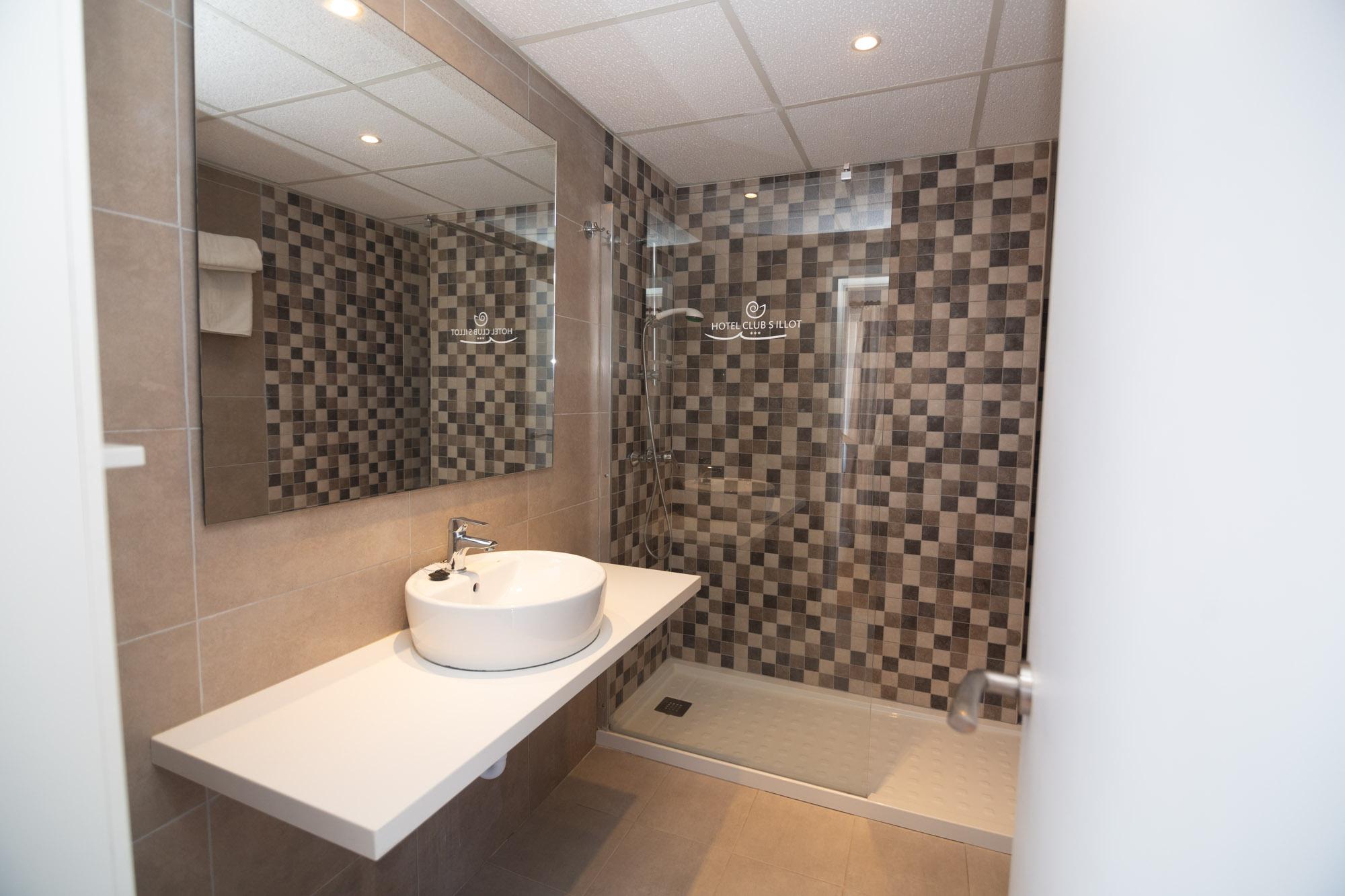 Club Hotel 3*