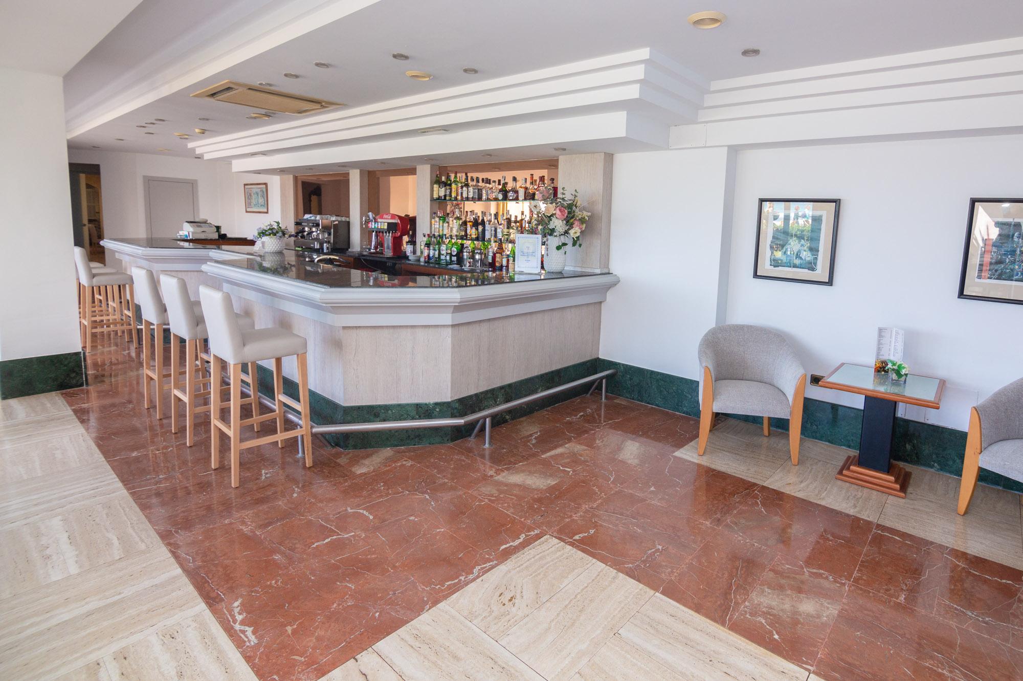 Club Hotel 3*