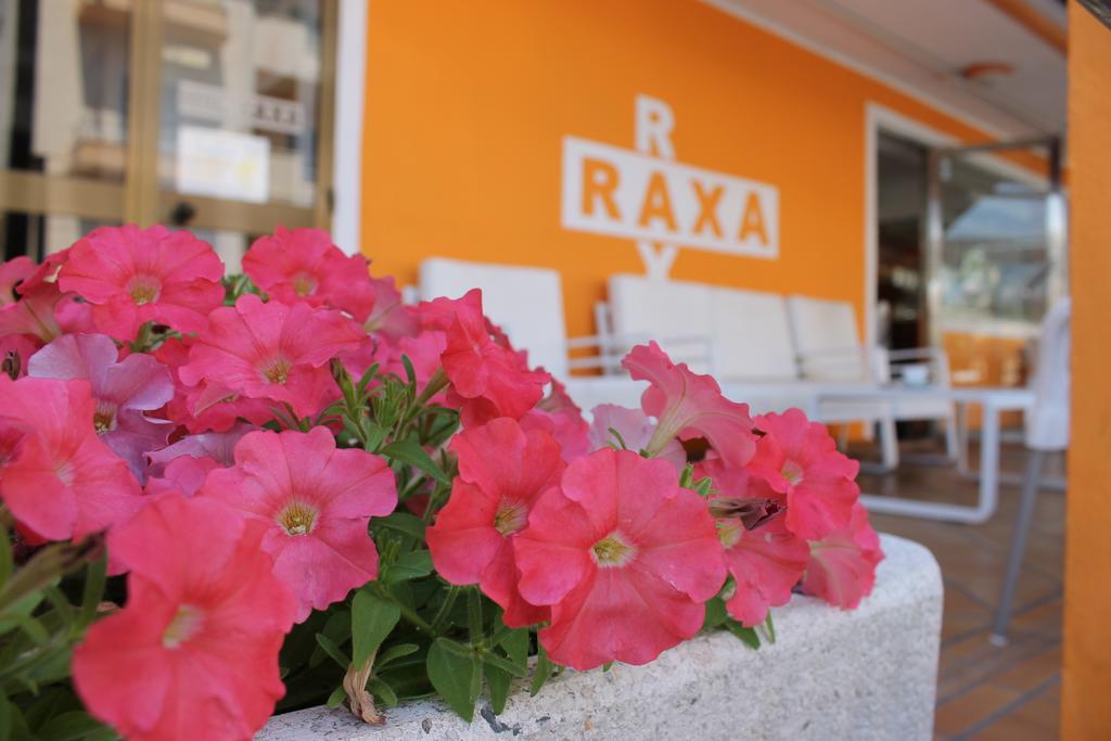 Hotel Raxa 2*
