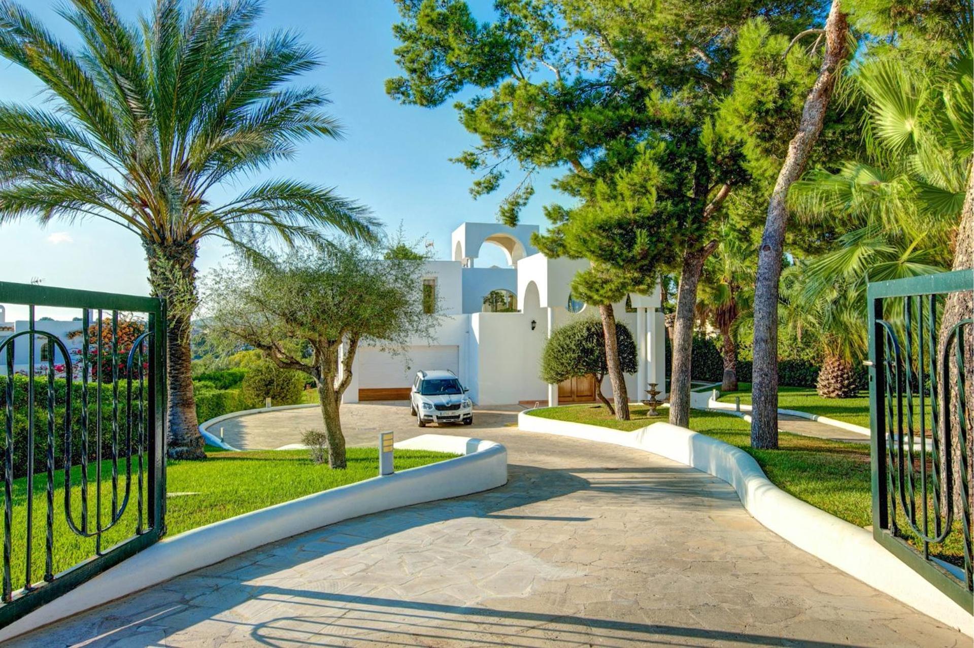 Villa Ses Arcades By *