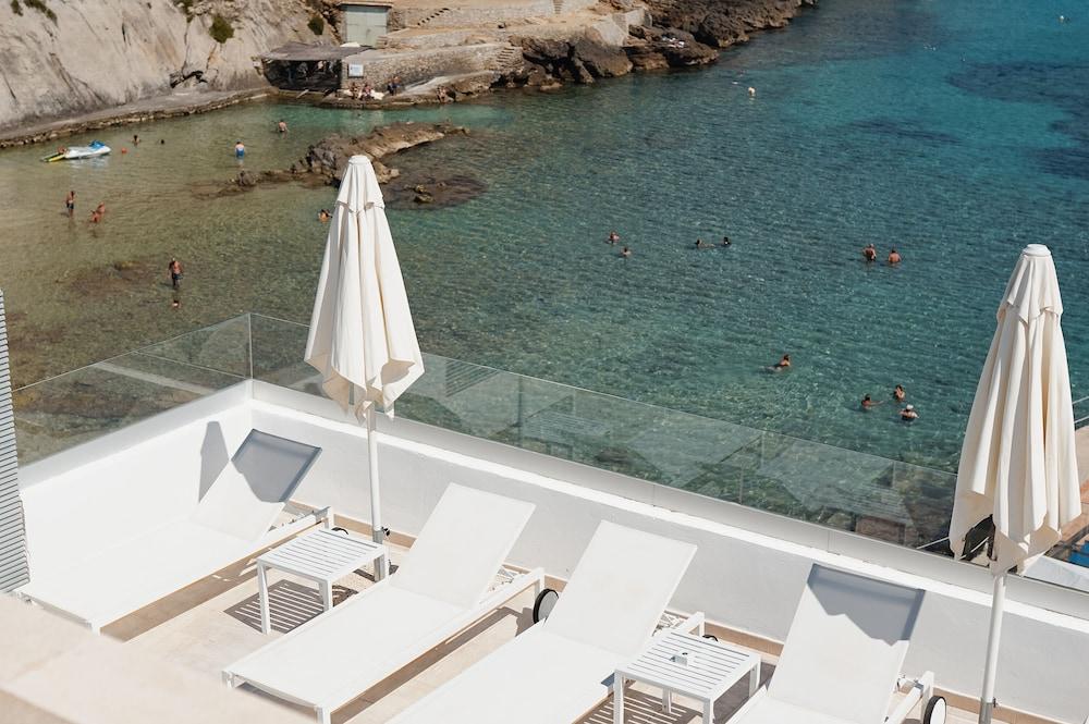 Hoposa Niu Cala de Sant Vicenc