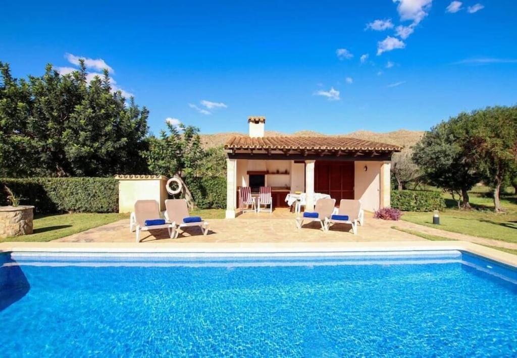 Villa Cosy For 4 People By Renthousing Puerto Pollensa