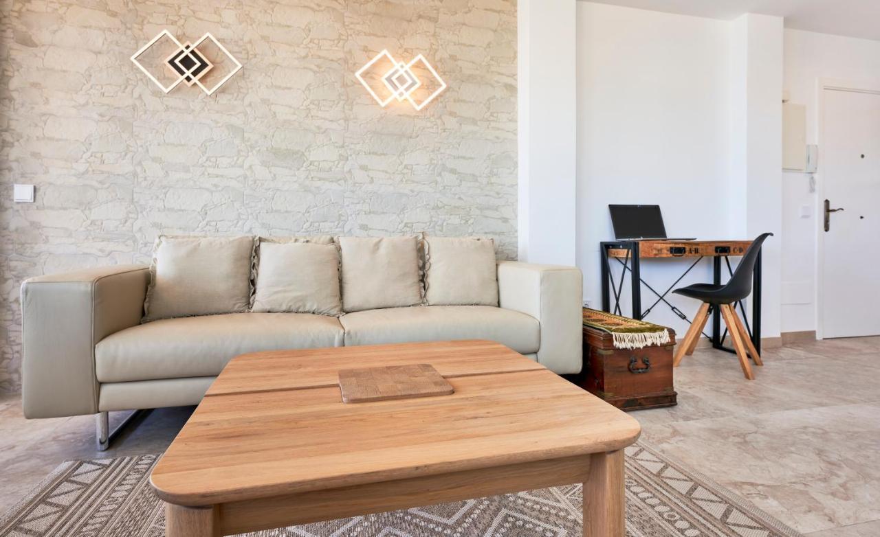 Torre Bona - Seafront, 10 Meters From The Beach! *