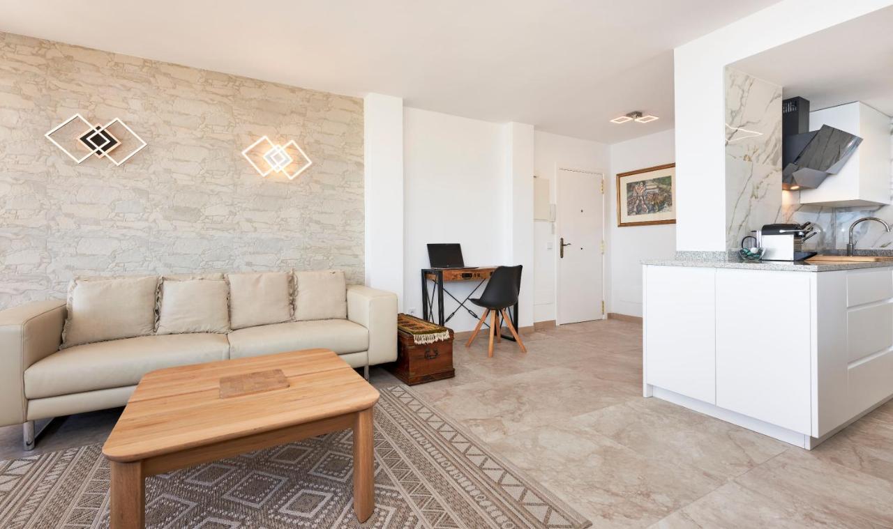 Torre Bona - Seafront, 10 Meters From The Beach! *