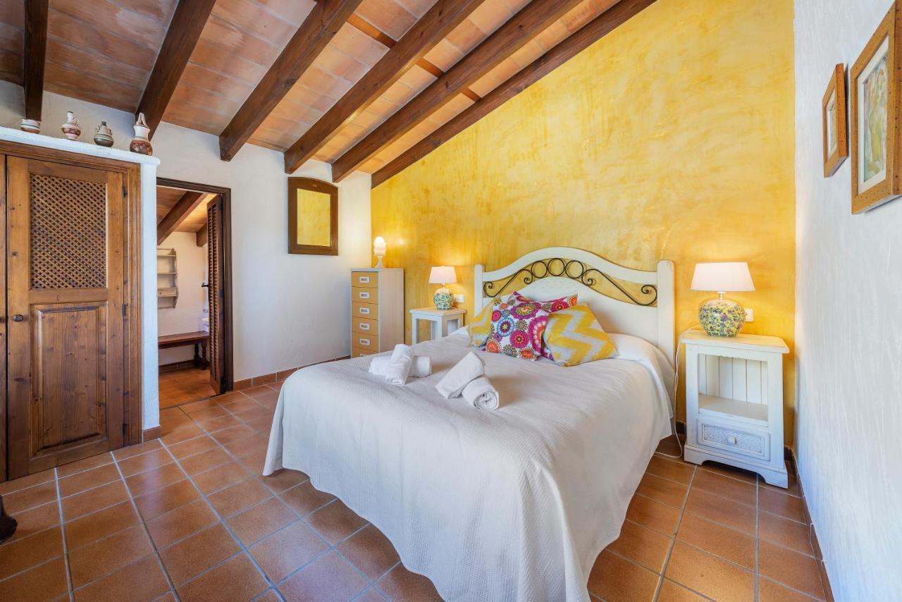Villa Cuarterades