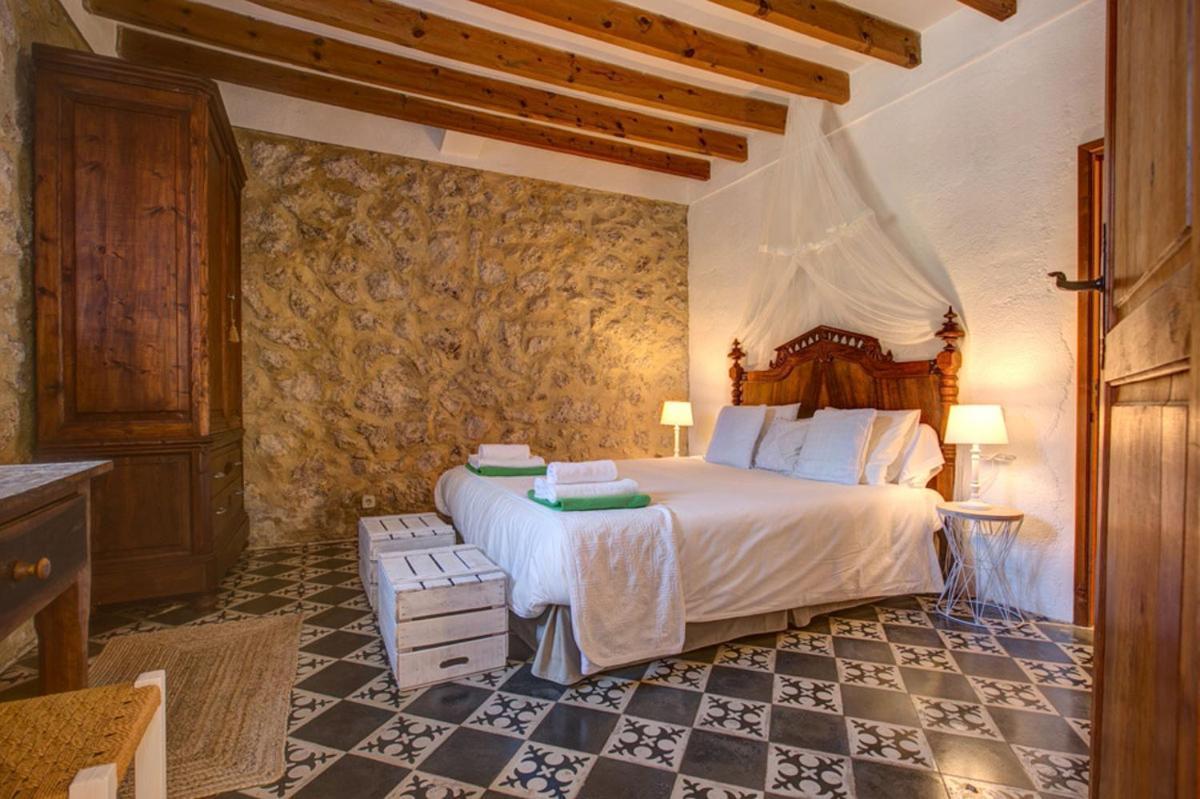 Camp D'avall By Vintage Travel * Pollensa