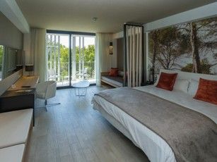 Illot Park & Hotel