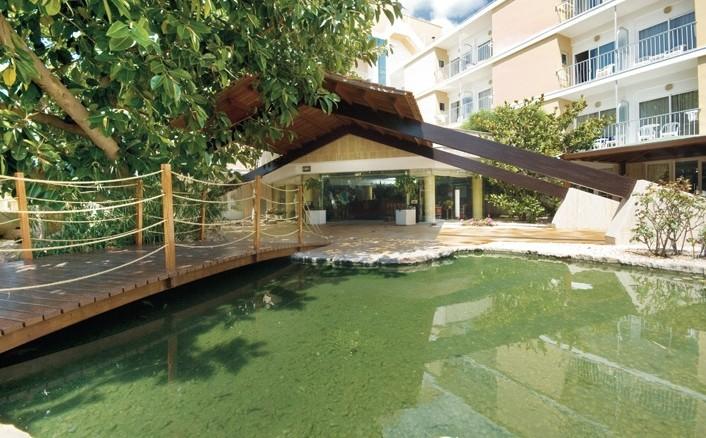Capricho Hotel 4*