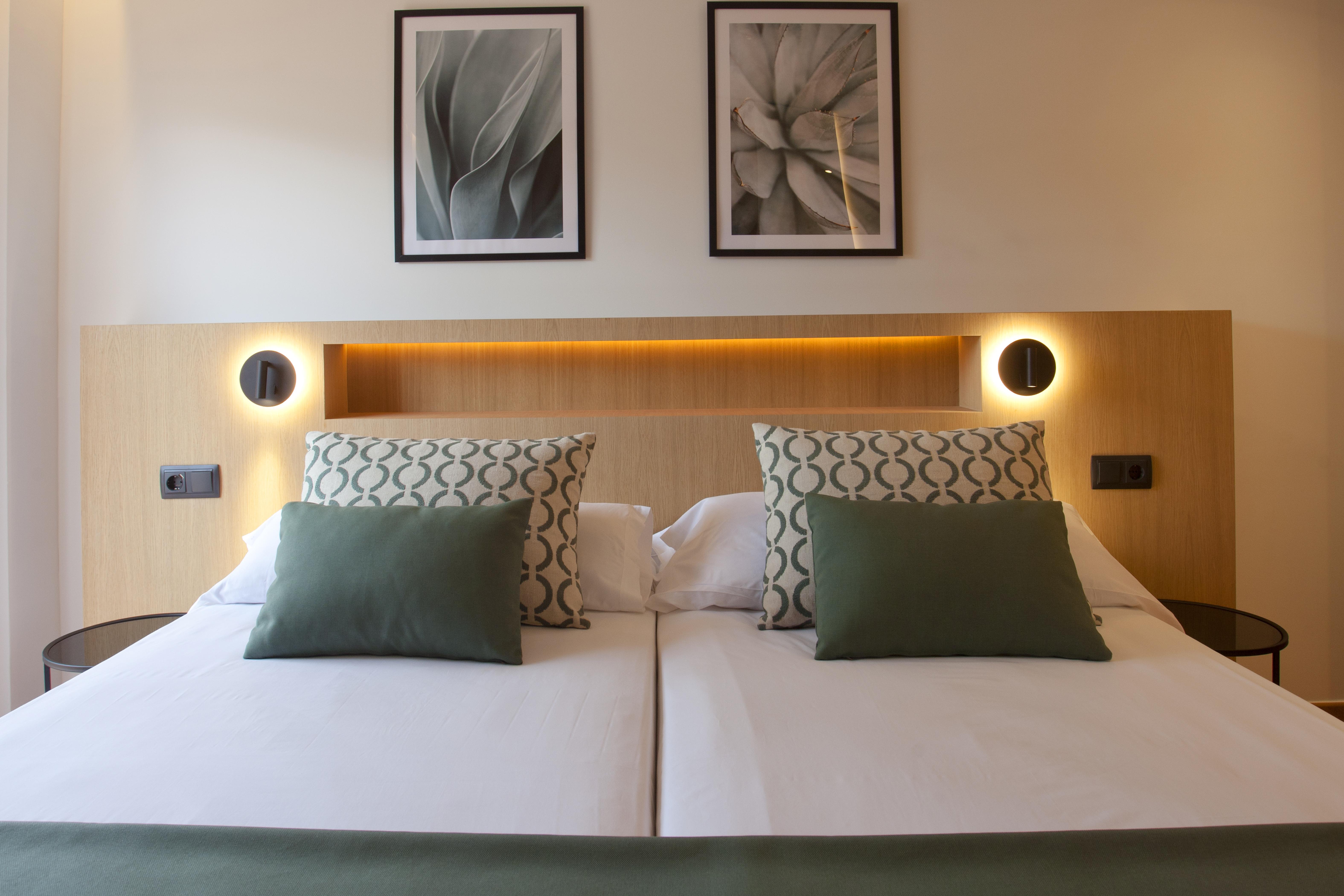 Hotel Mon Port & 4*