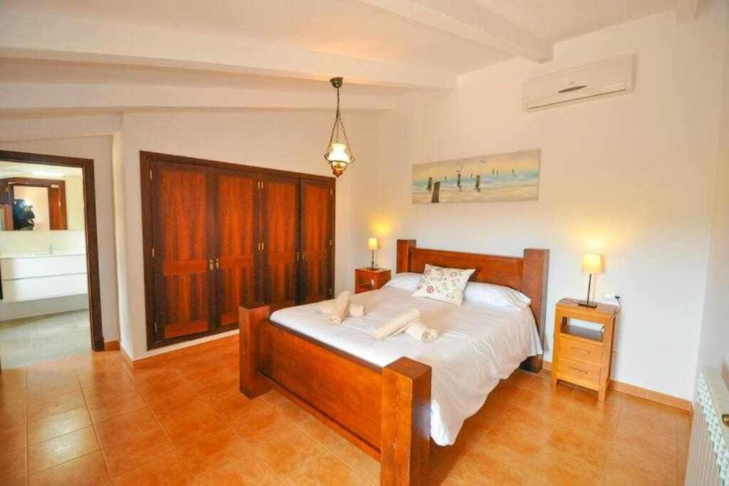 Con Piscina Bbq Terraza Y Wifi Chalet Santanyi