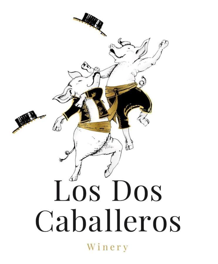 Chalet Dos Caballeros Winery & Vacation Llubi