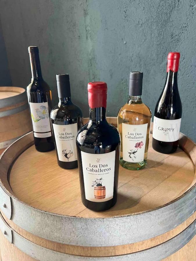 Dos Caballeros Winery & Vacation