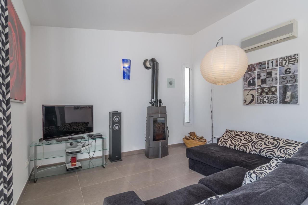 - 27077 Mallorca Chalet