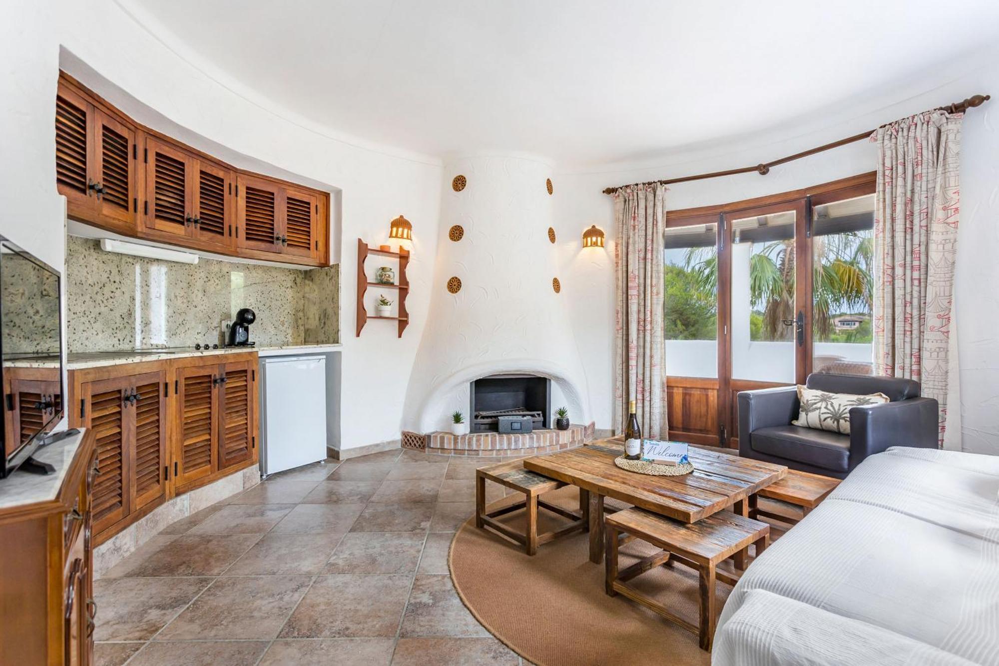 Oasis Cala With Shared Pool Apartamento *
