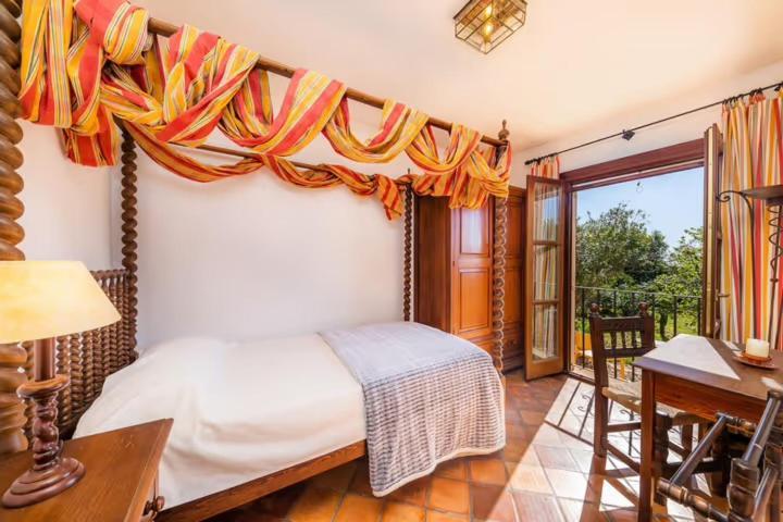 Nofre, Con Un Magnifico Jardin Y Espectacular Piscina