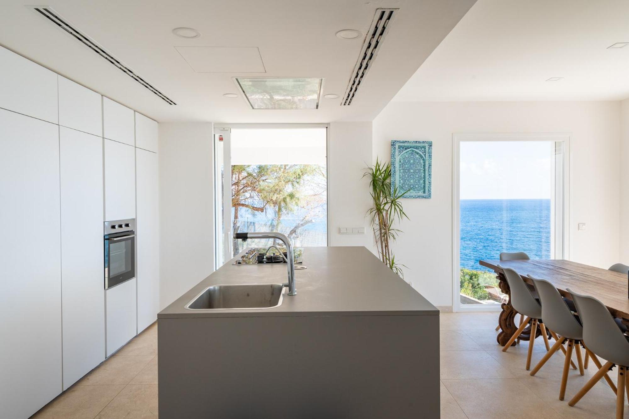 Mediterraneo. Cala Murada Villa *