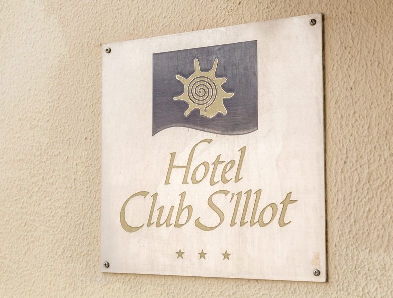 Club Hotel
