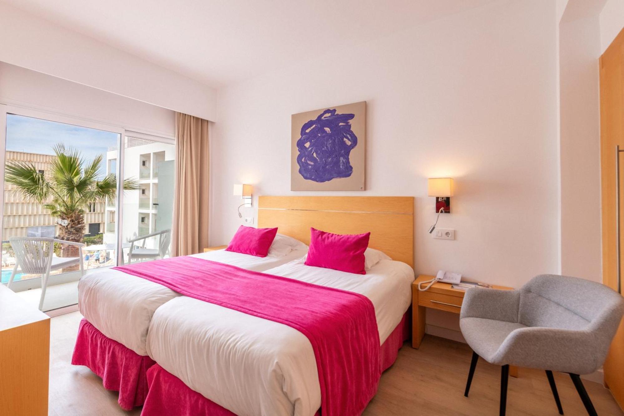 Capricho Hotel 4*