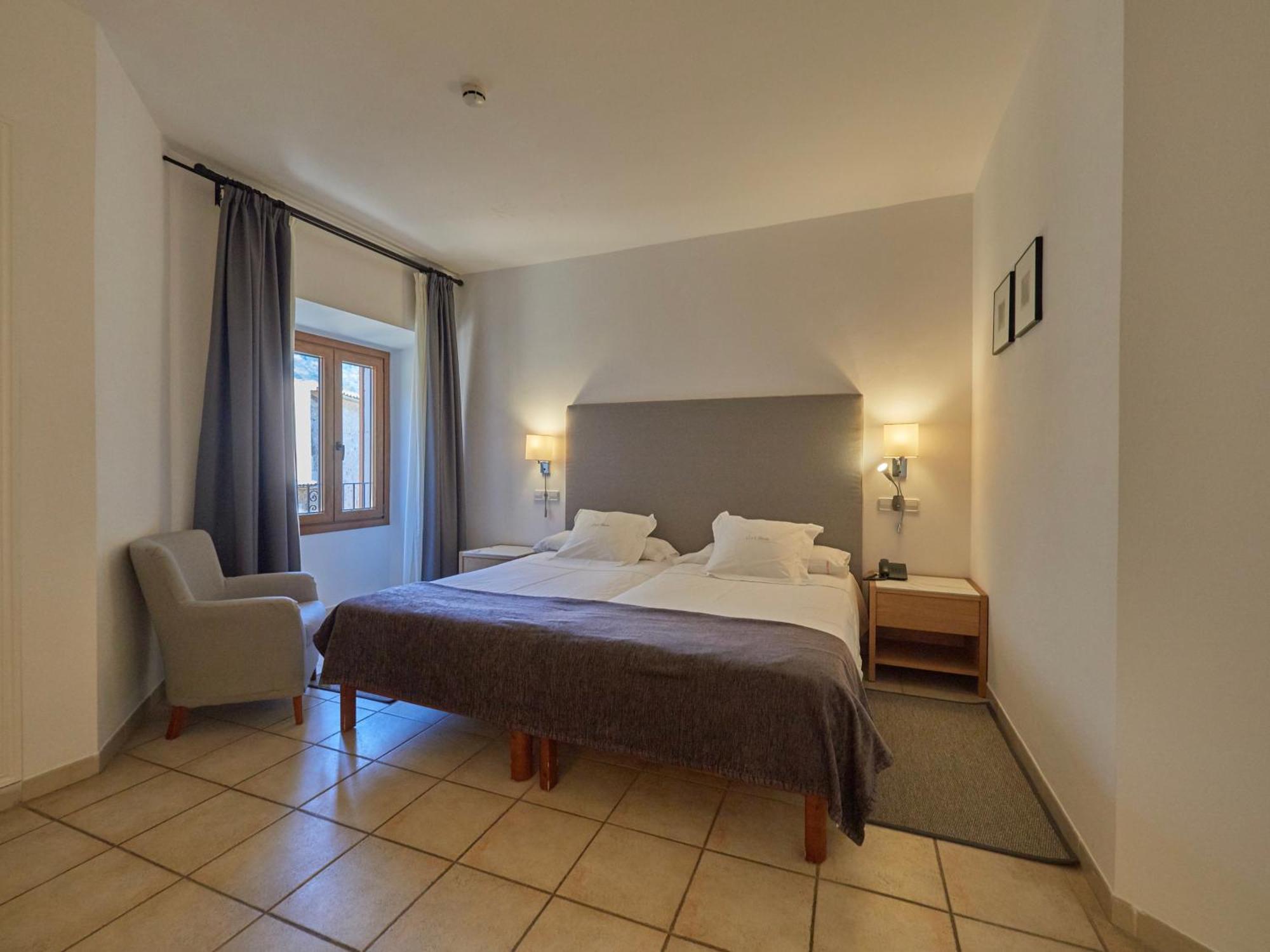 Hotel Ca'l Bisbe 4*