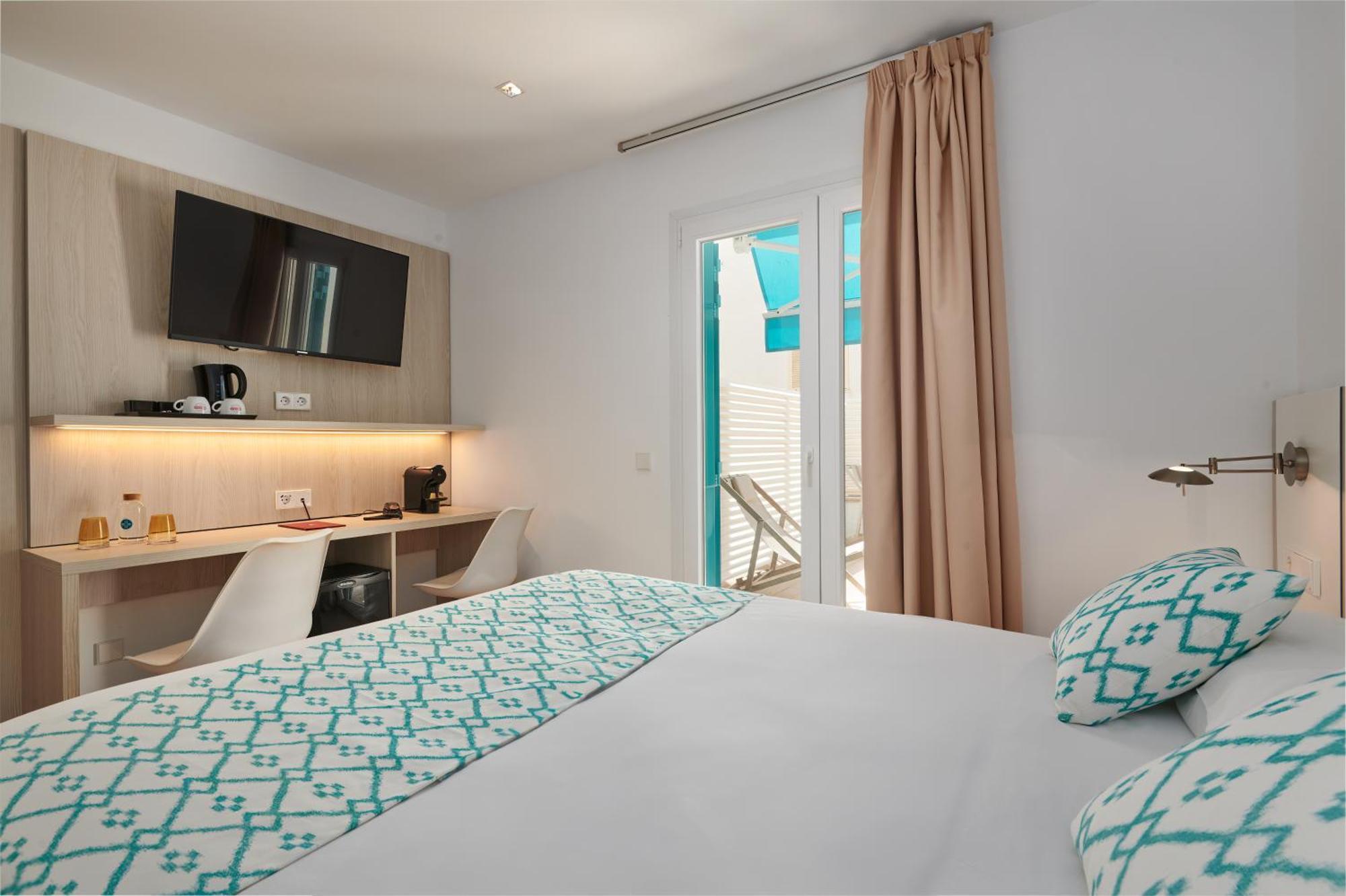 Colonial Hotel 3*