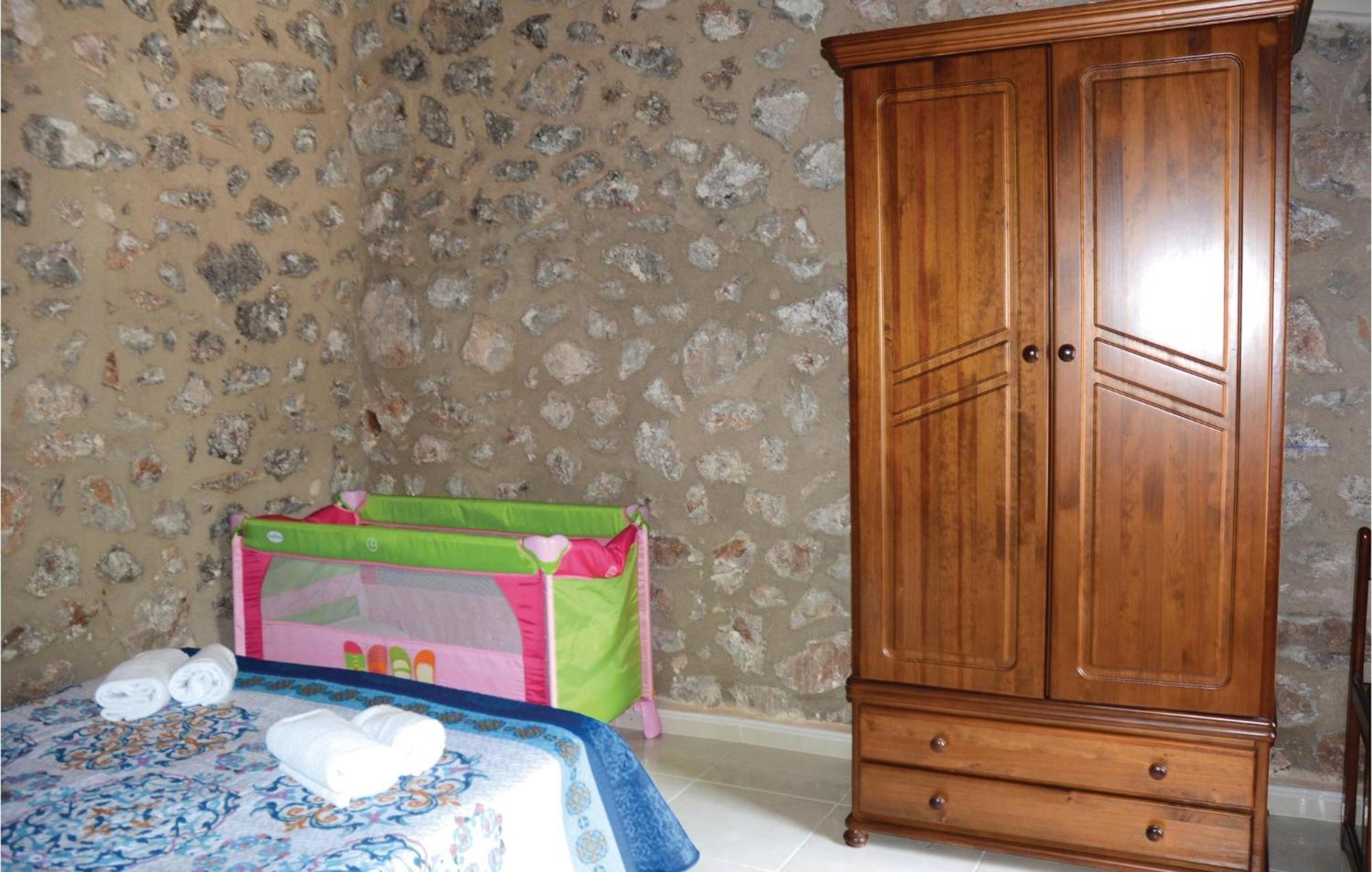 Holiday home Stunning Home In Estellencs With Jacuzzi