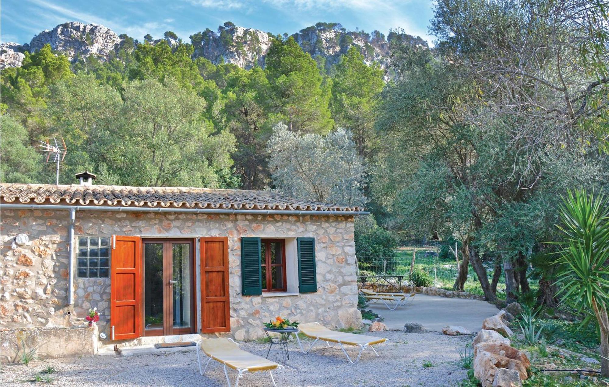Stunning Home In Estellencs With Jacuzzi