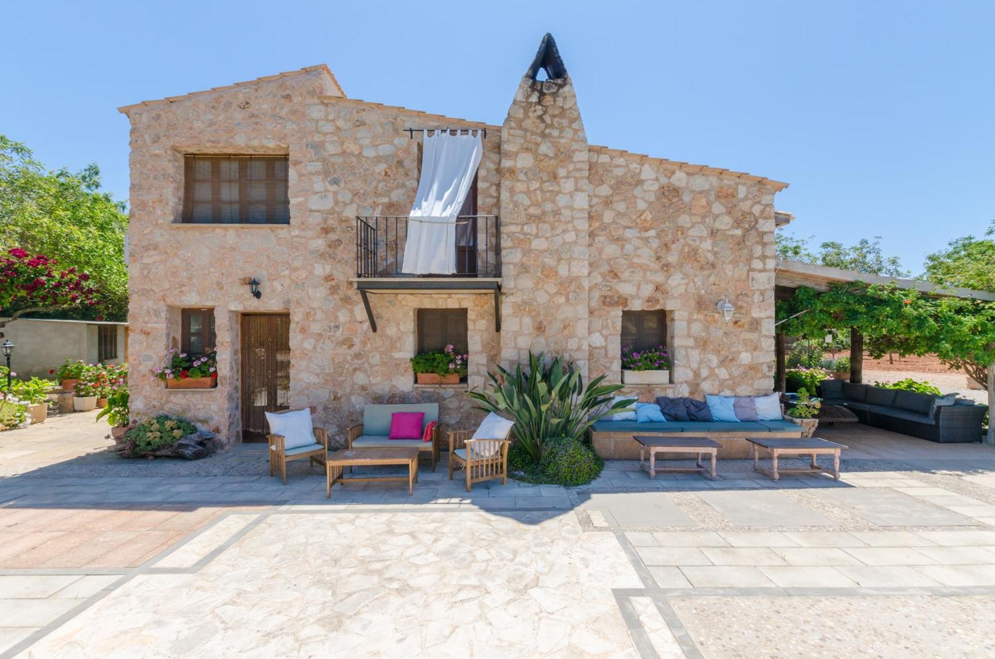 Rosillo Villa *