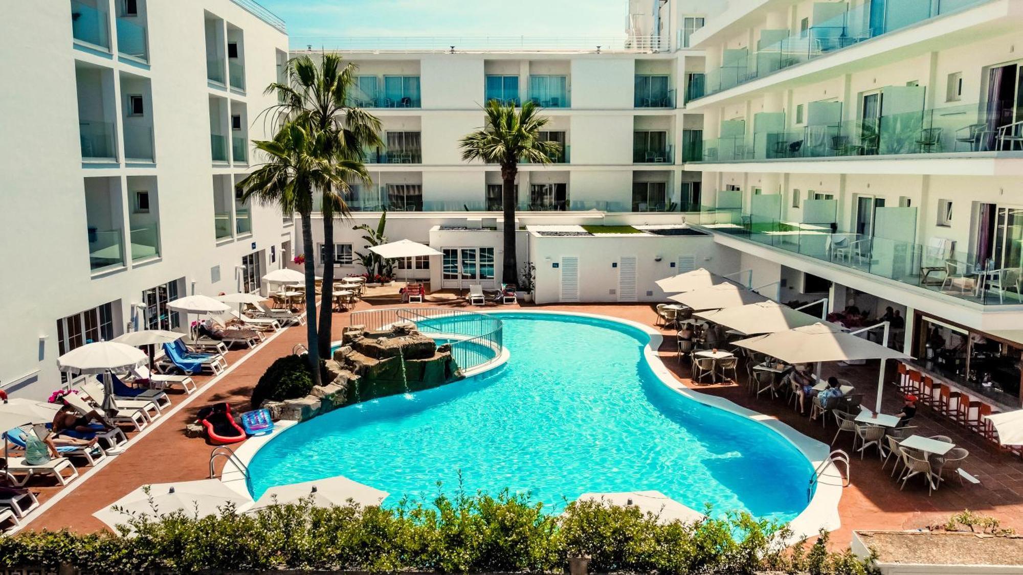 Capricho Hotel 4*