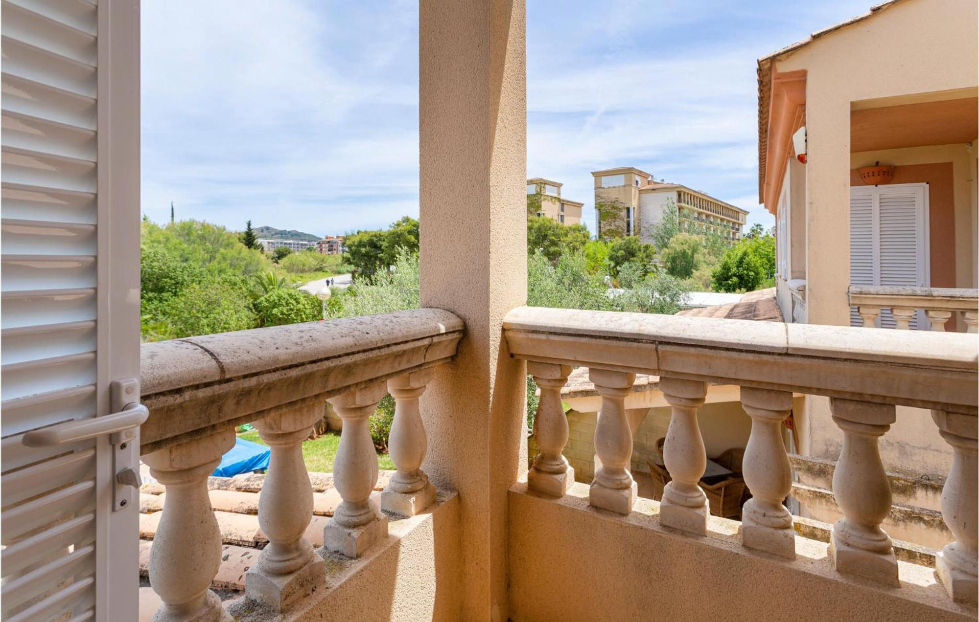 4 Bedroom Beautiful In Alcudia Сasa de vacaciones