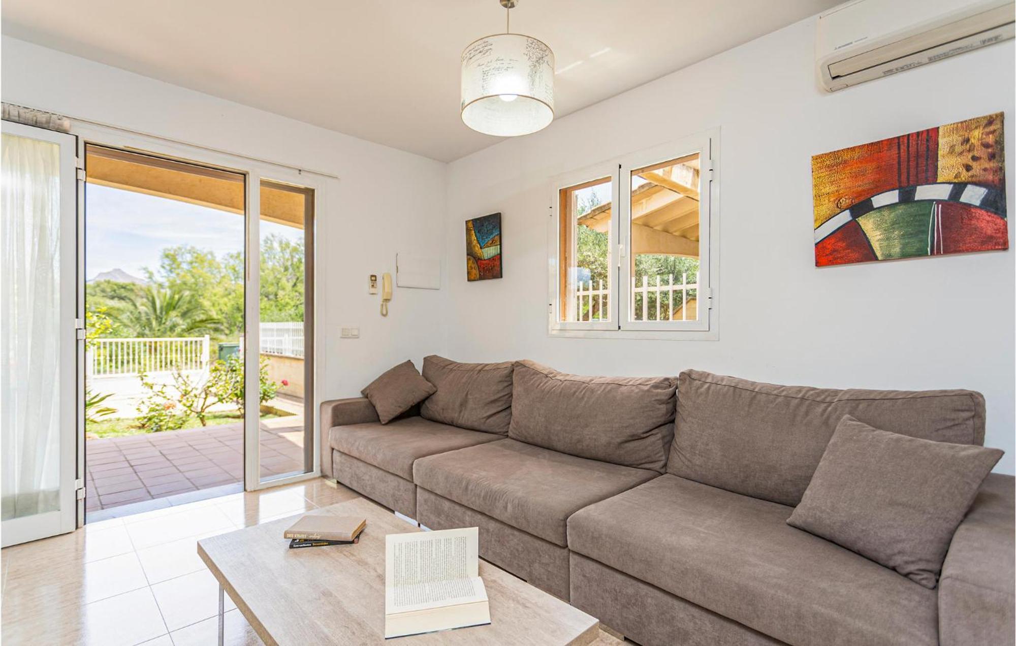 4 Bedroom Beautiful In Alcudia Сasa de vacaciones