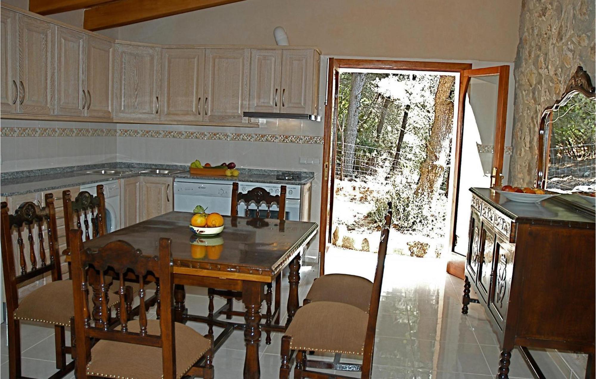 Stunning Home In Estellencs With Jacuzzi *
