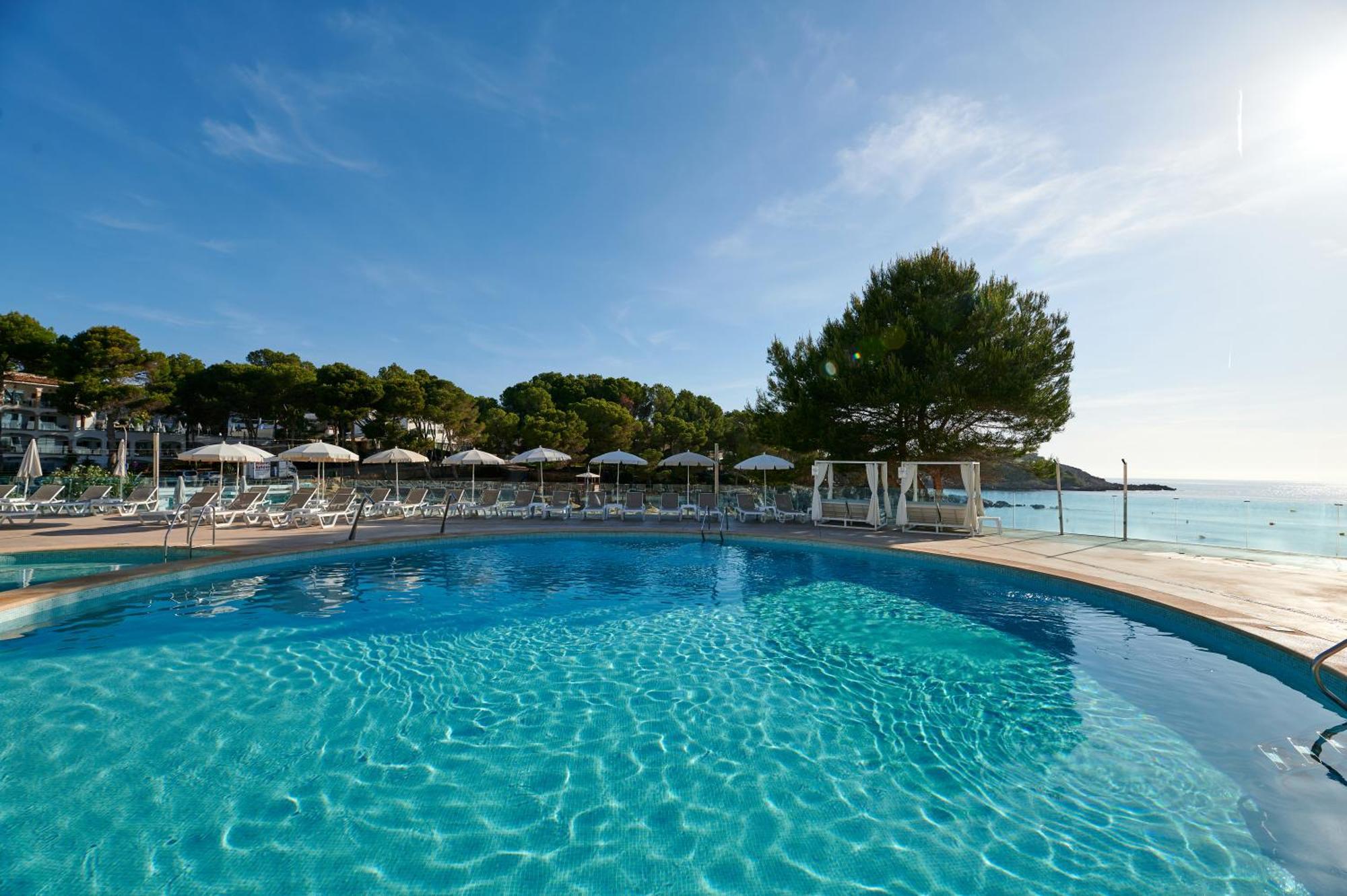 Aluasoul Carolina - Adults Only 4*