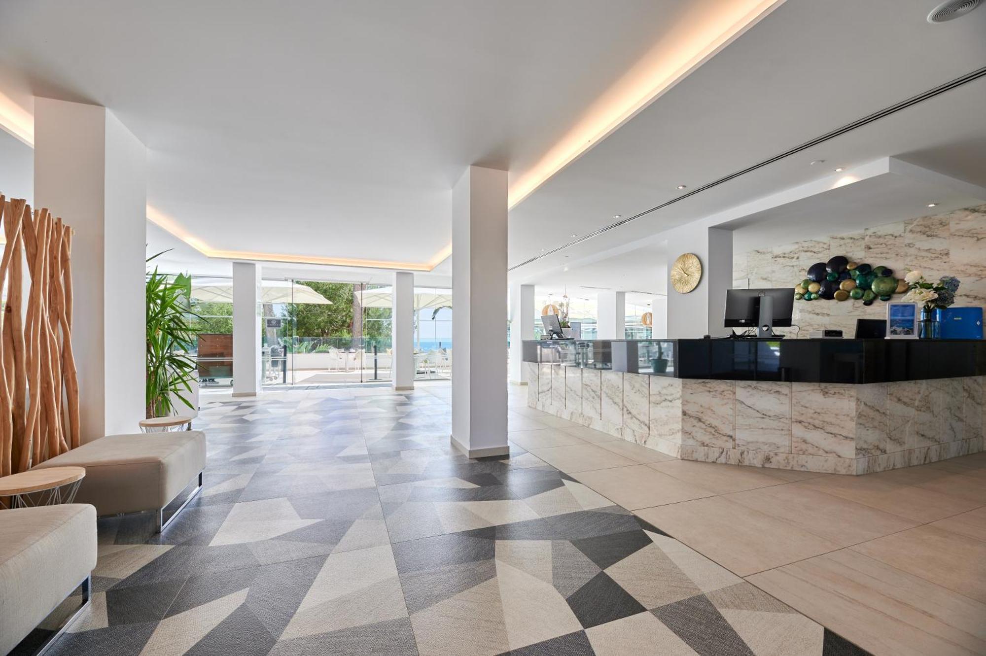 Hotel Aluasoul Carolina - Adults Only 4*