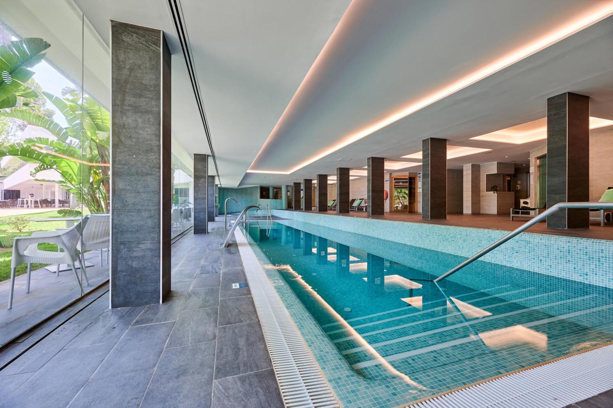 Aluasoul Carolina - Adults Only 4*