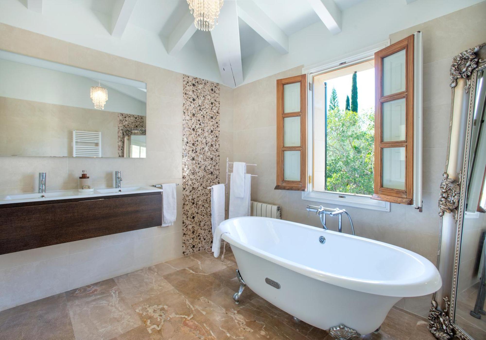 Owl Booking Can Bregat - Luxury Retreat