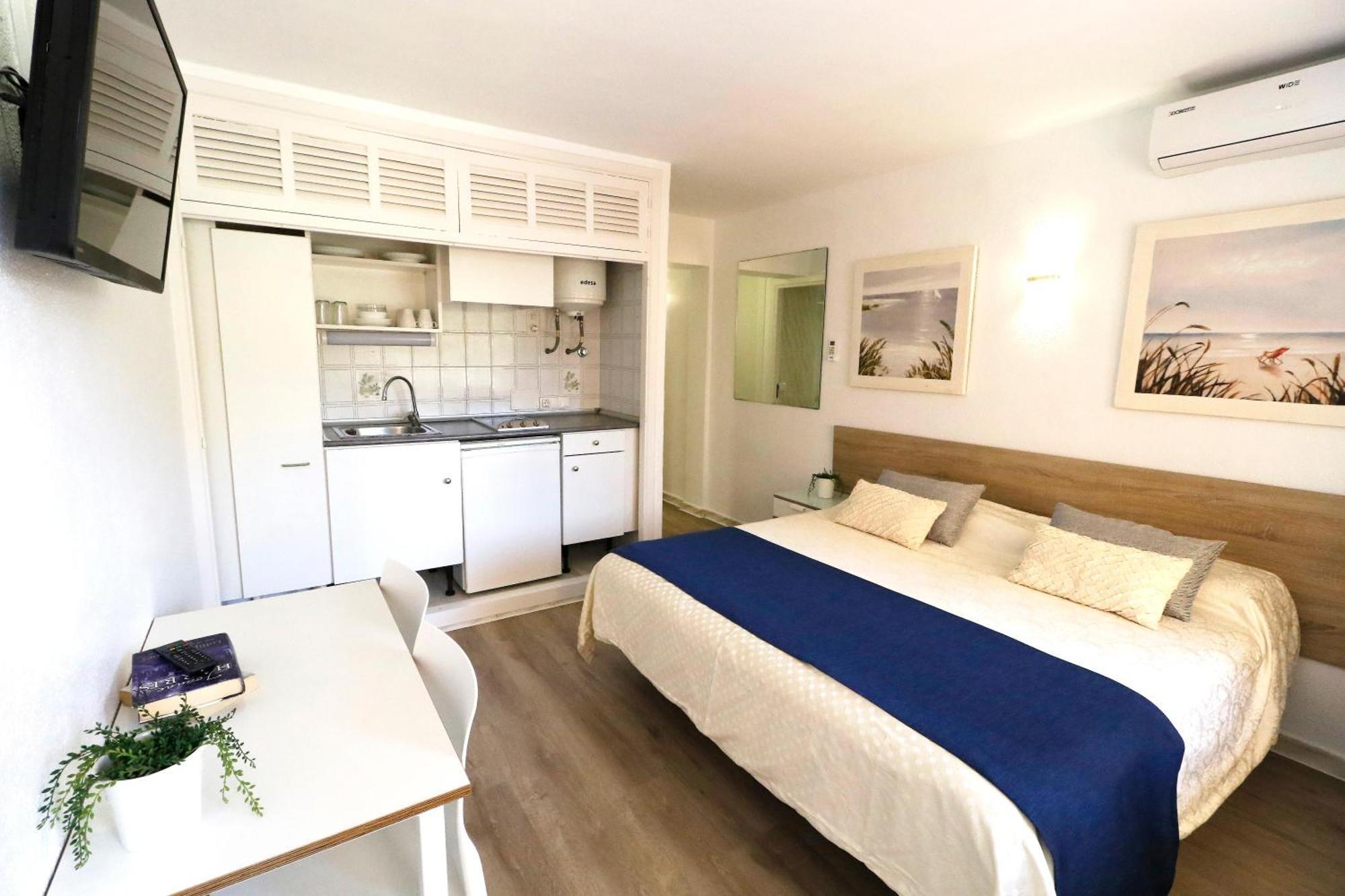 Apartment Naika &
