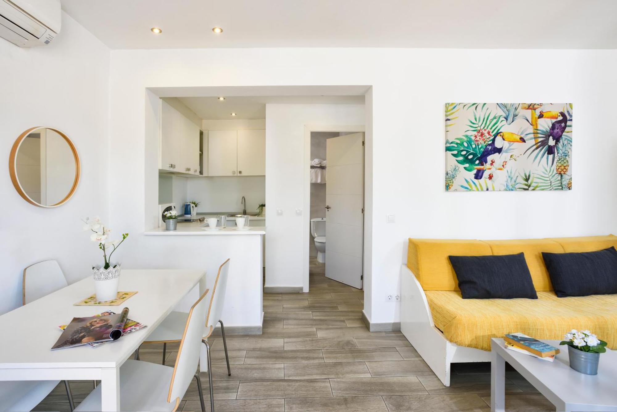 Apartment Naika &