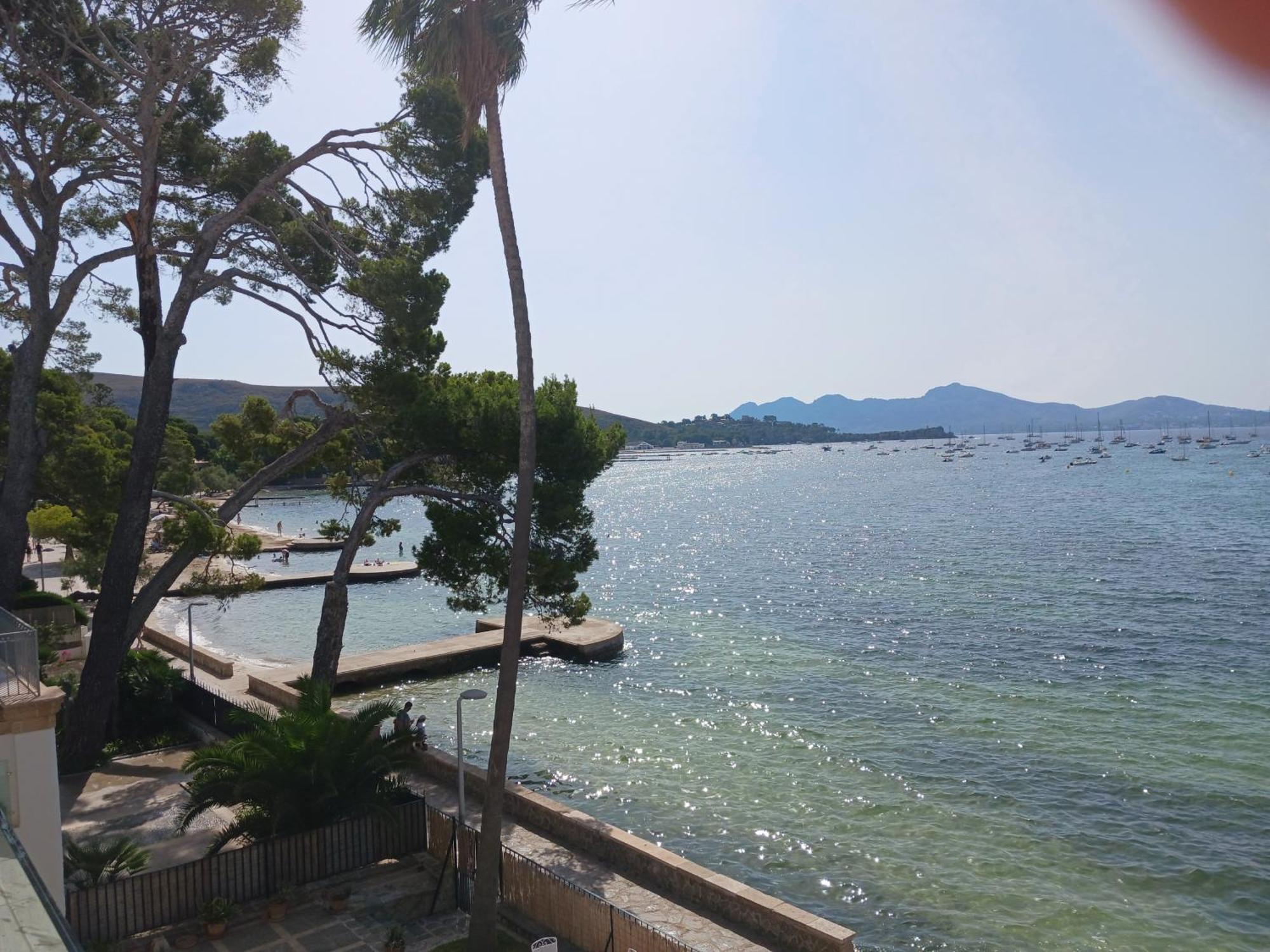 Catalina 3b Es Un Moderno Frente Al Mar En El Pinewalk Apartamento Puerto Pollensa