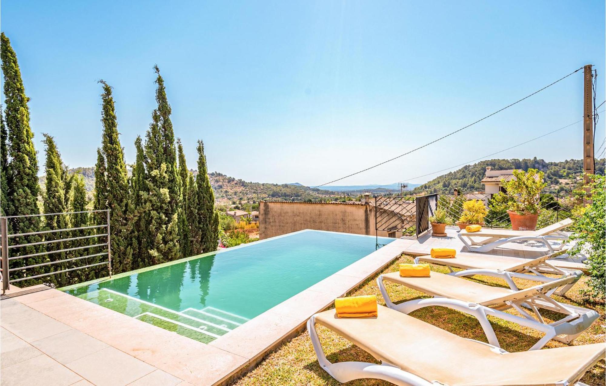 3 Bedroom Gorgeous In Mancor De La Vall Сasa de vacaciones *