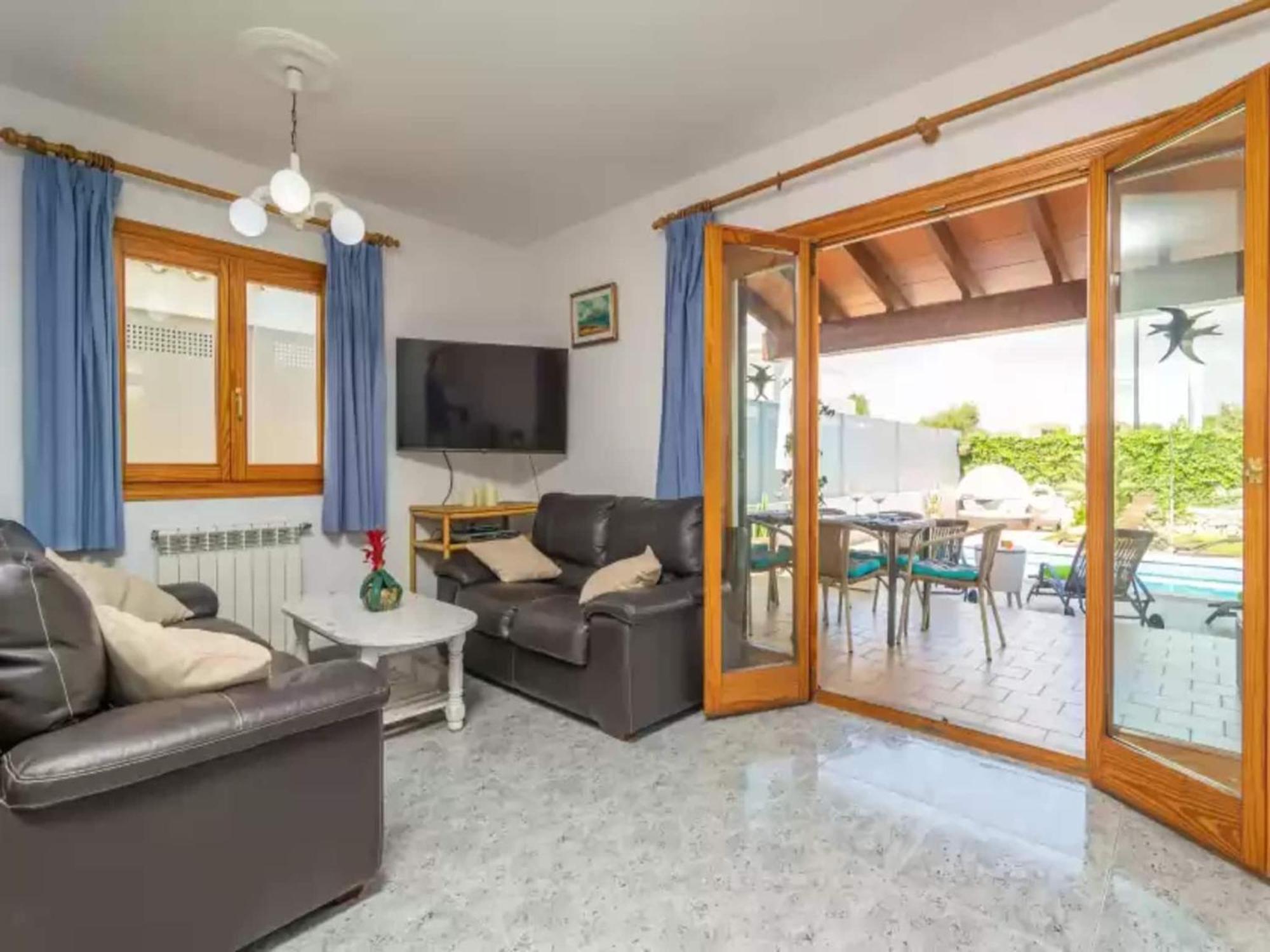 With Private Pool In *