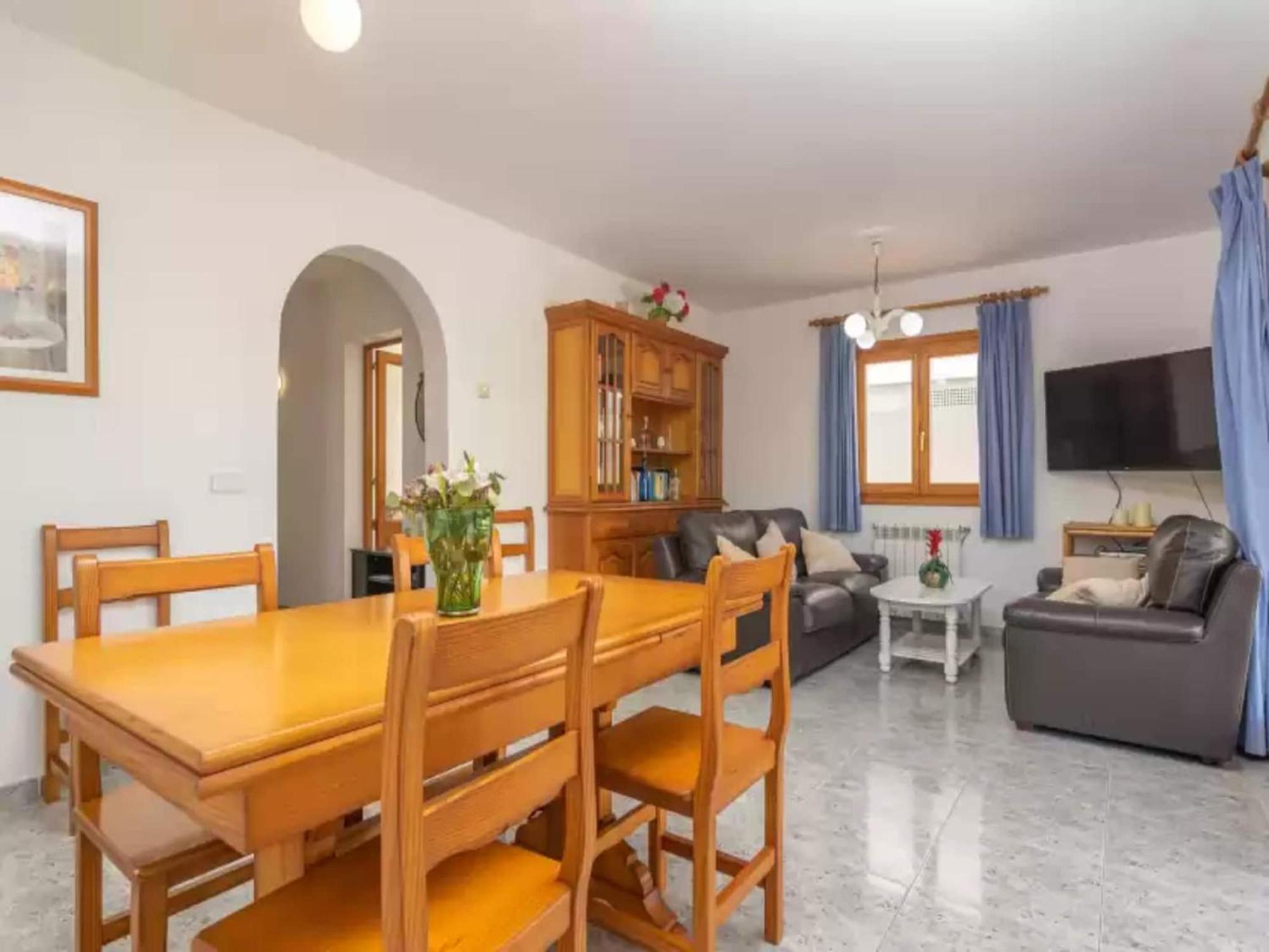 Villa With Private Pool In *