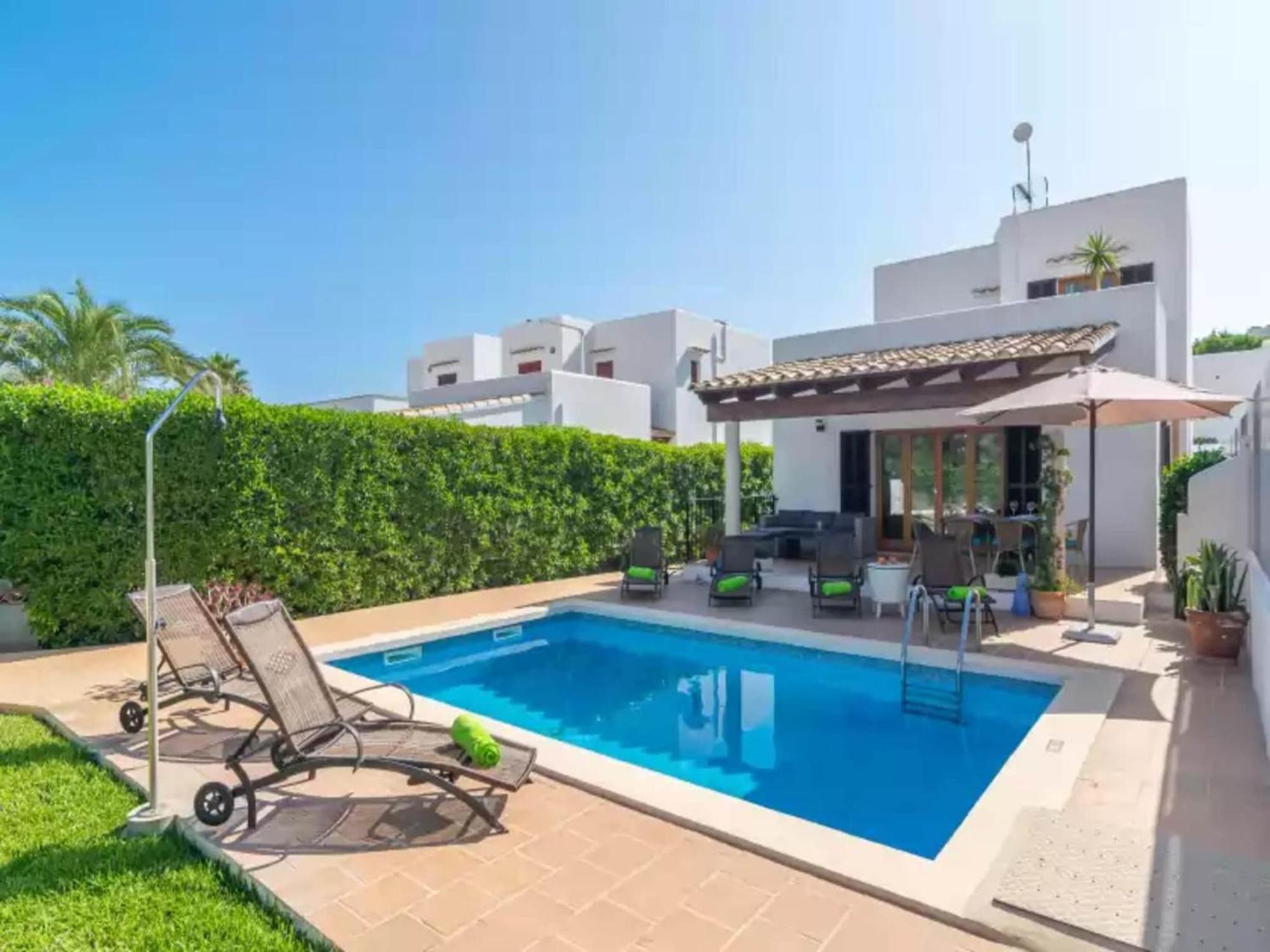 With Private Pool In