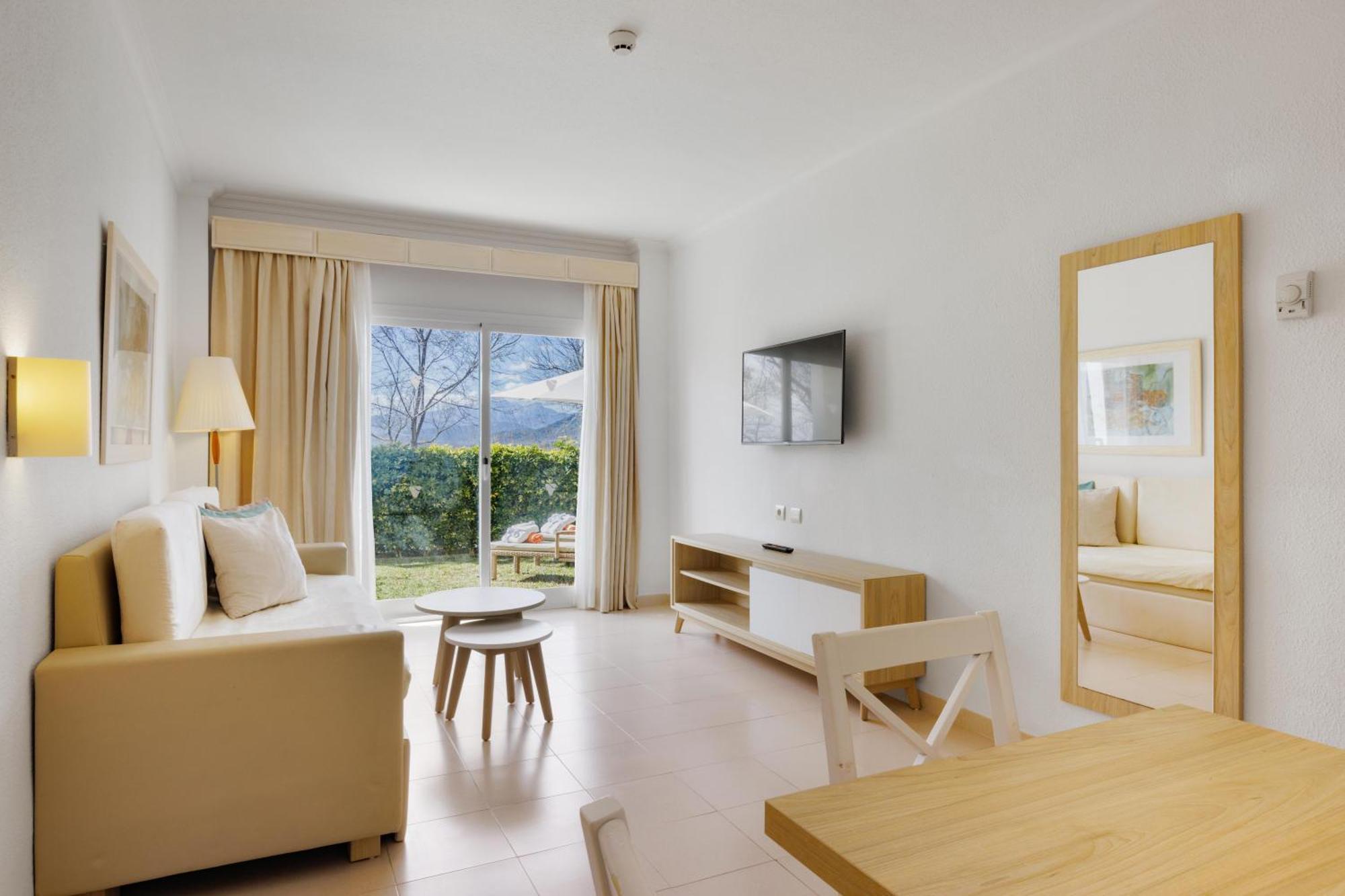 Viva Blue & Aparthotel Playa de Muro (Mallorca)