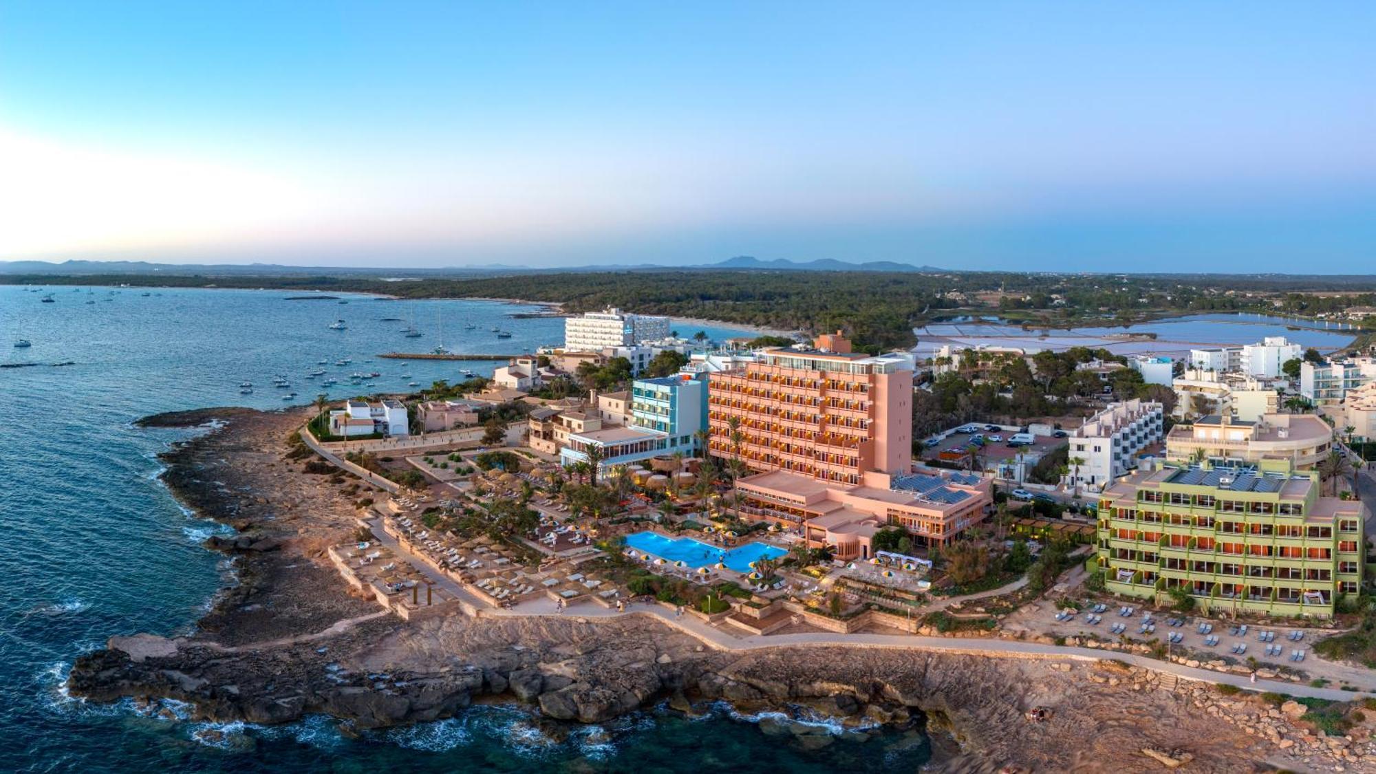 Hotel Bikini Island & Mountain Es Trenc -adults Only-