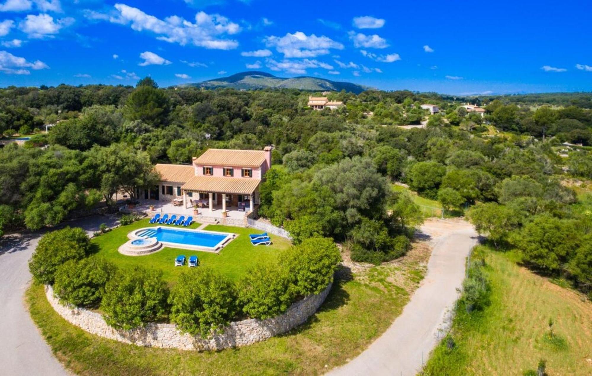 Es Corto Villa Arta